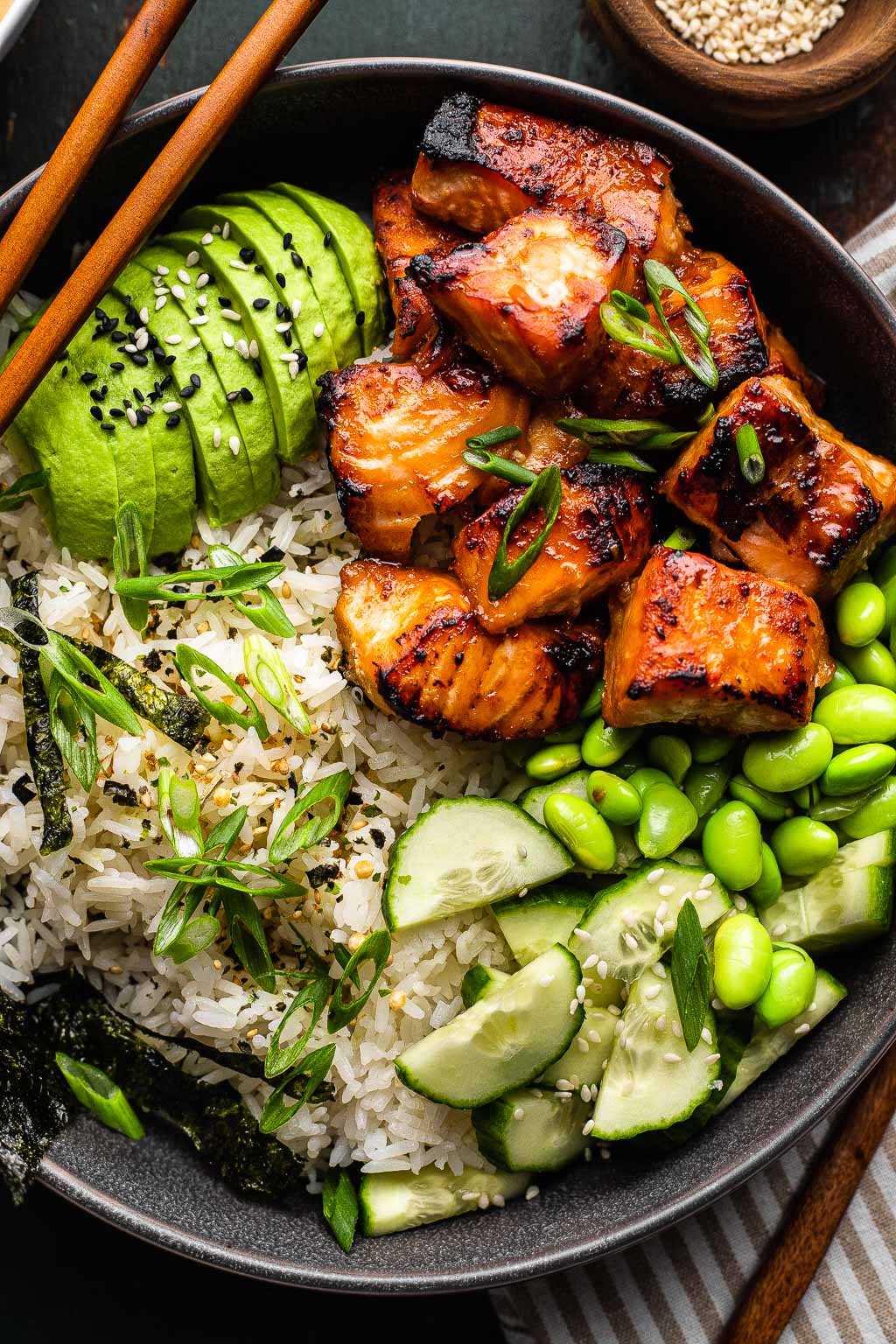 Customize Your Salmon Rice Bowl: Healthy Meals for Any Taste & Time